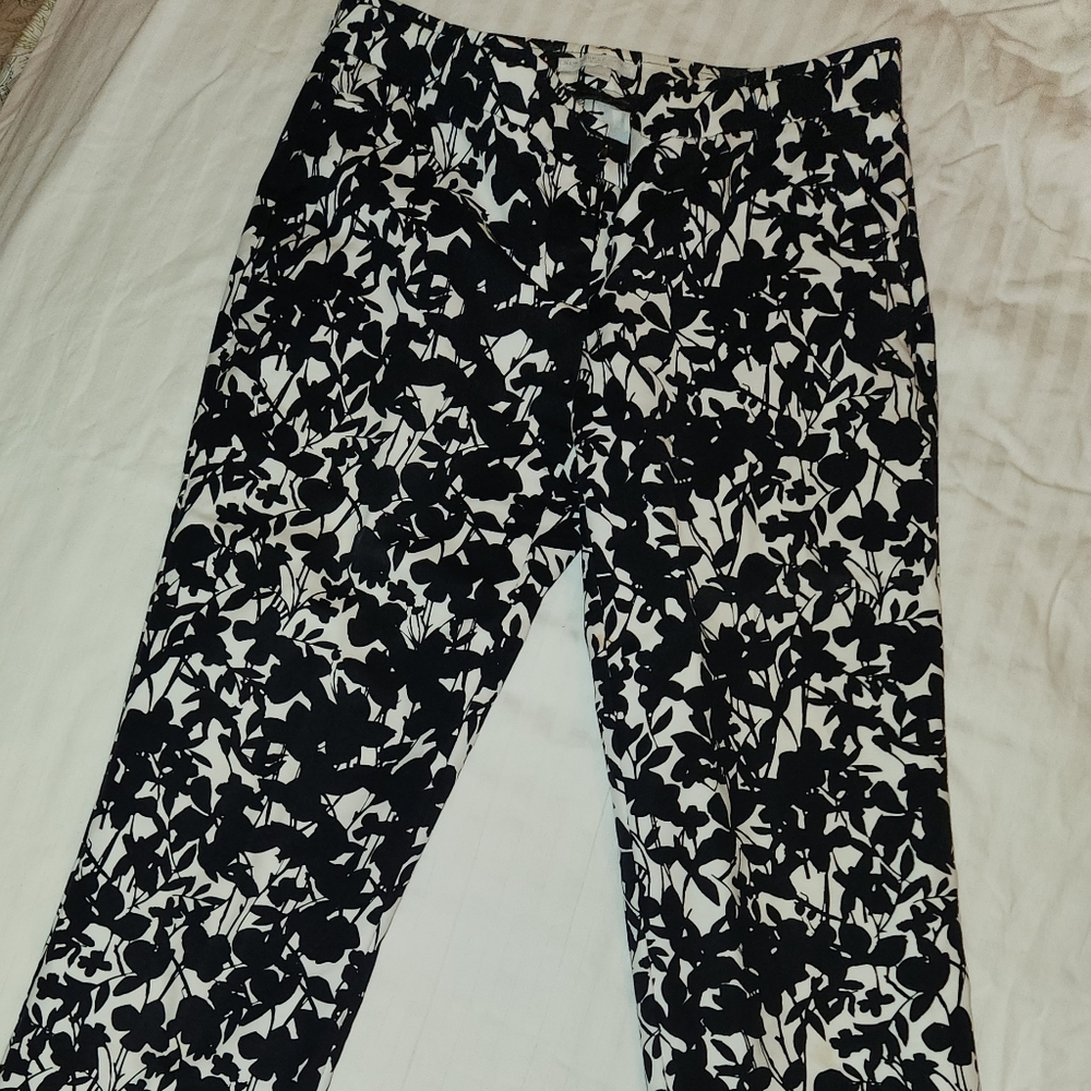 Black and White Floral Print Pant